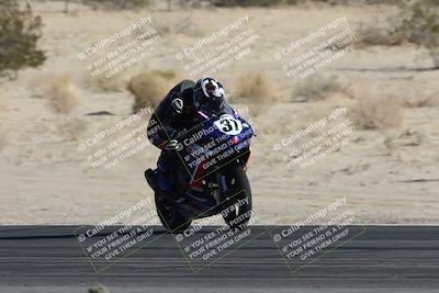 media/Dec-07-2025-CVMA (Sun) [[3e7d2de5dc]]/Race 8-Middleweight Shootout/